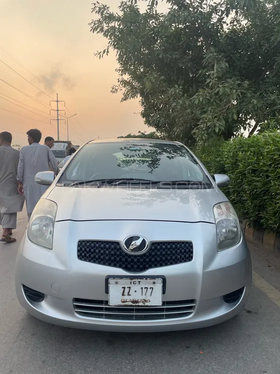 Toyota Vitz 2010 for Sale in Peshawar Image-1
