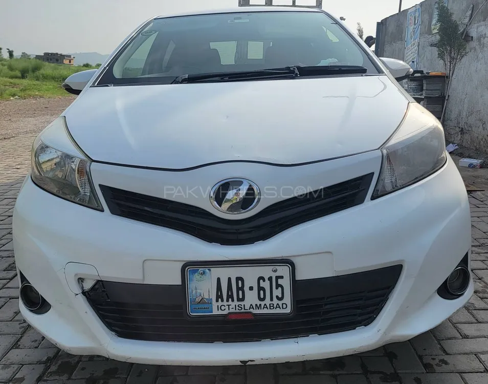 Toyota Vitz 2012 for Sale in Islamabad Image-1