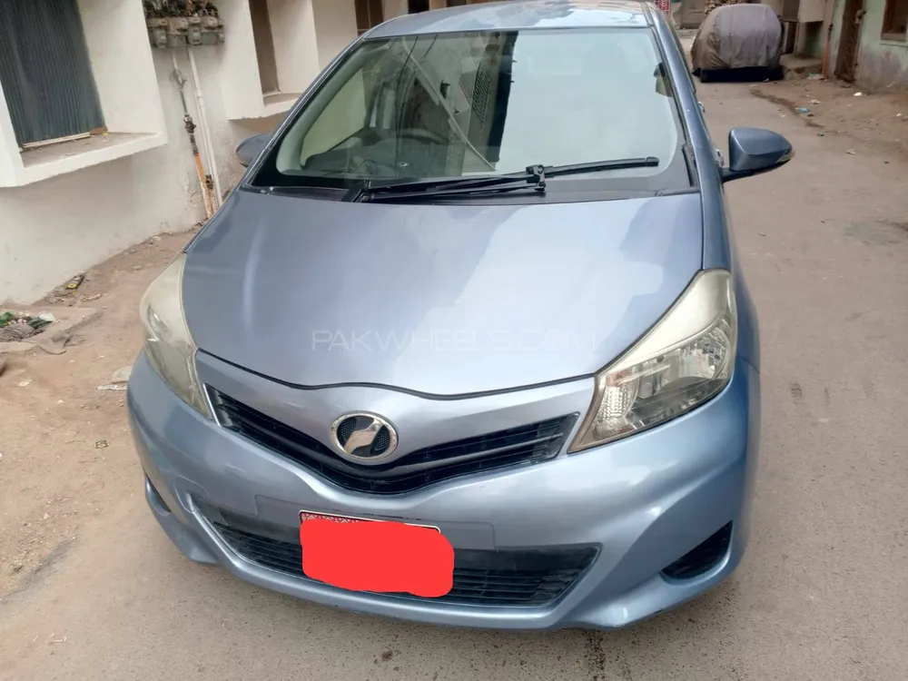Toyota Vitz 2013 for Sale in Karachi Image-1