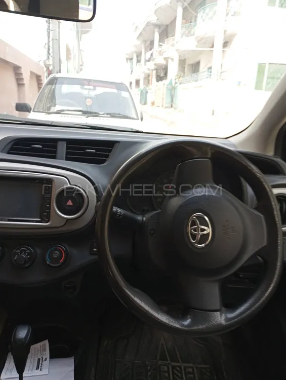 Toyota Vitz 2015 for Sale in Islamabad Image-1