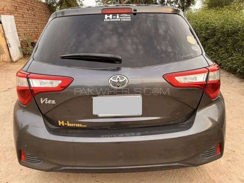 Toyota Vitz 2018 for Sale in Mian Channu Image-1