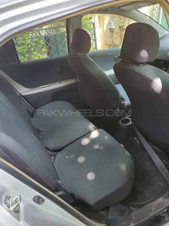 Toyota Vitz 2005 for Sale in Multan Image-1
