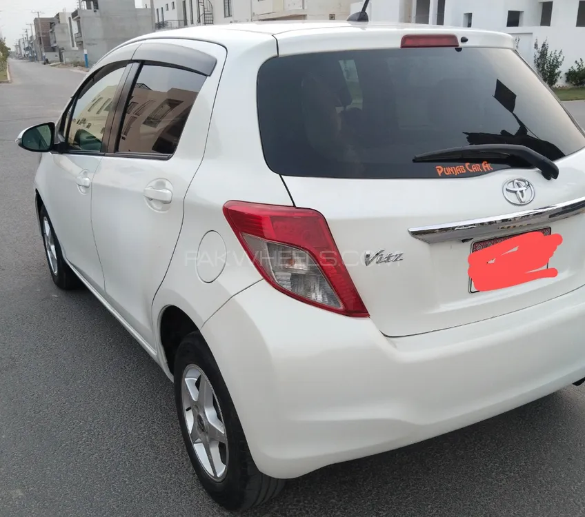 Toyota Vitz 2012 for Sale in Multan Image-1