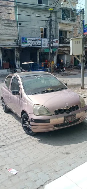 Toyota Vitz 2000 for Sale in Multan Image-1