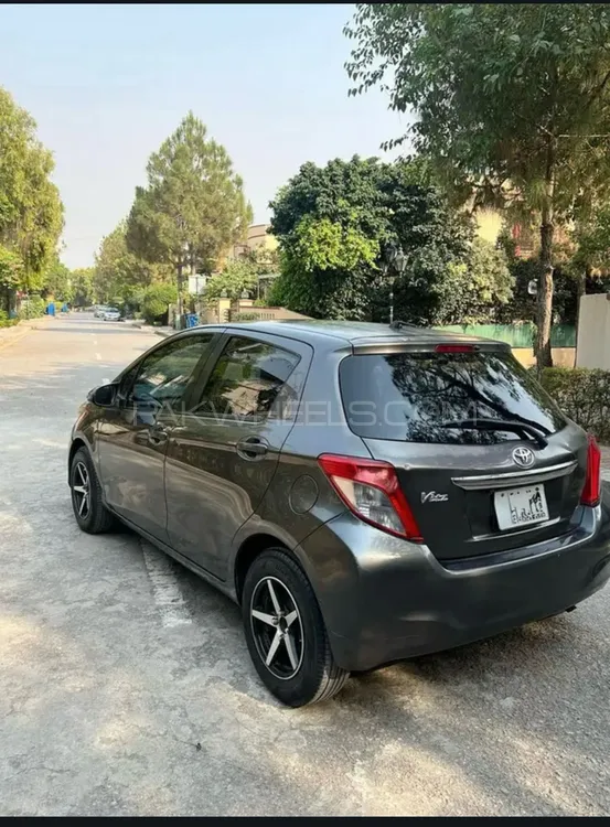 Toyota Vitz 2012 for Sale in Faisalabad Image-1