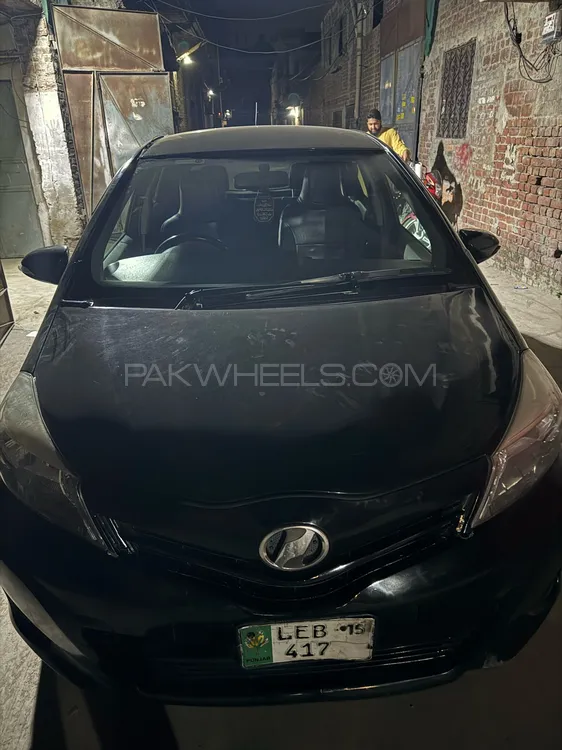Toyota Vitz 2011 for Sale in Gujranwala Image-1
