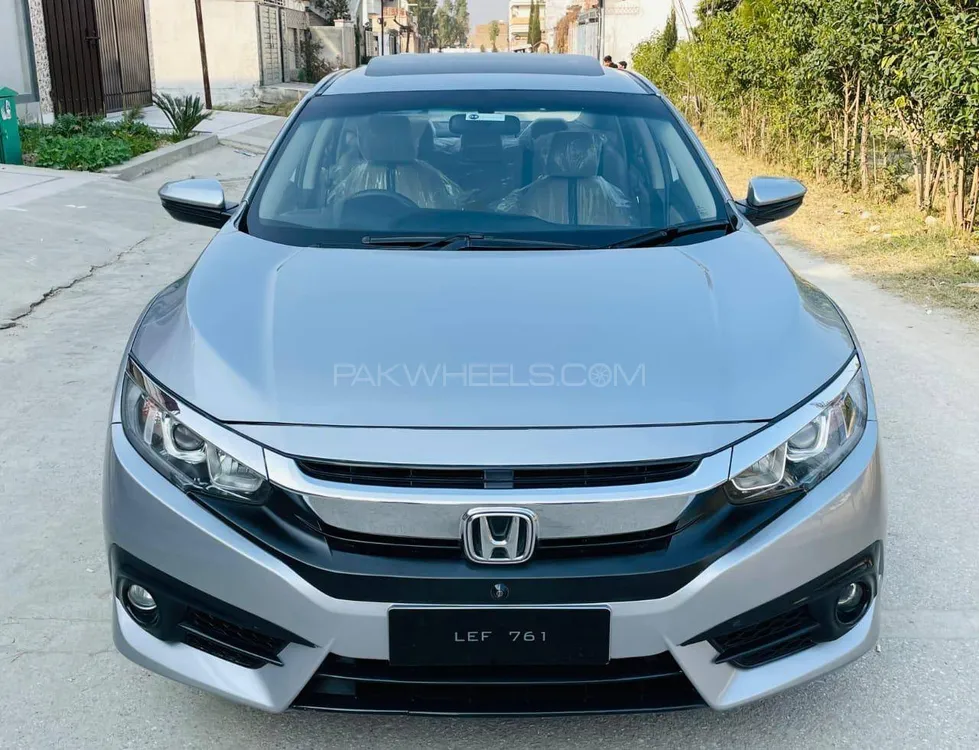 Honda Civic 2017 for Sale in Peshawar Image-1