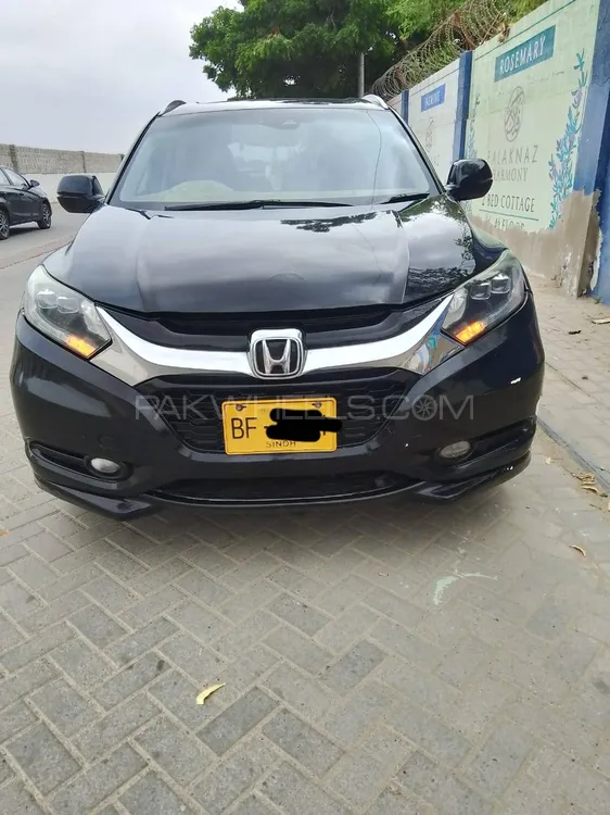 Honda Vezel 2015 for Sale in Karachi Image-1