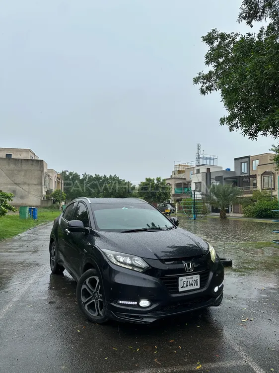 Honda Vezel 2014 for Sale in Lahore Image-1