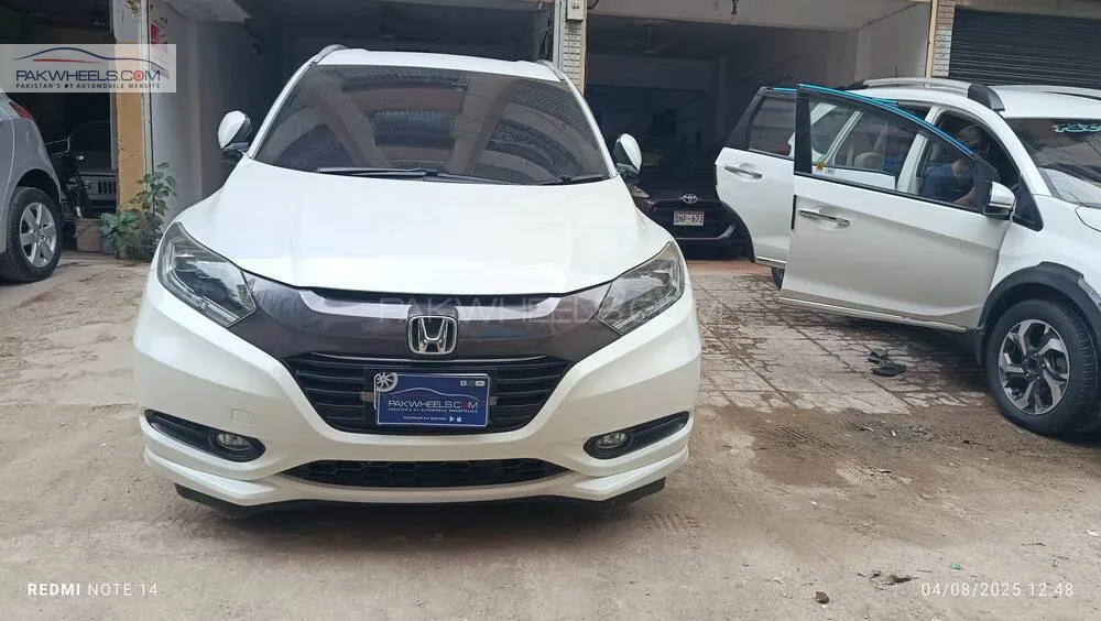 Honda Vezel 2015 for Sale in Karachi Image-1