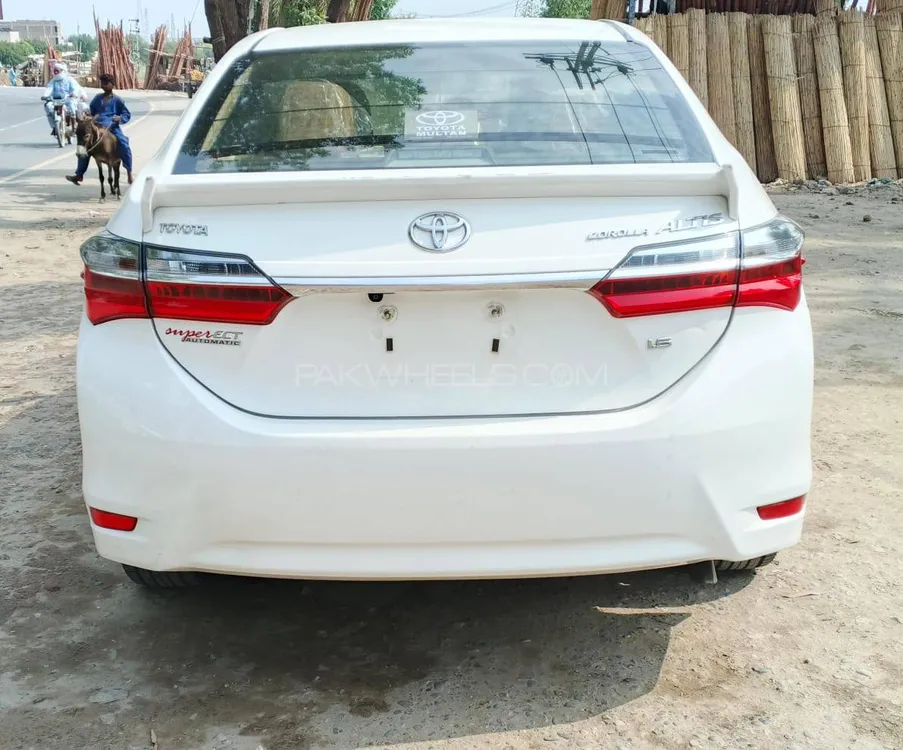 Toyota Corolla 2020 for Sale in Kot addu Image-1