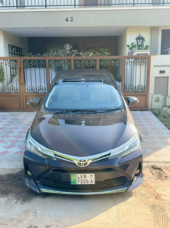 Toyota Corolla 2017 for Sale in Lahore Image-1