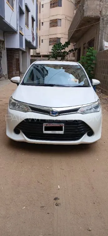 Toyota Corolla Axio 2015 for Sale in Karachi Image-1