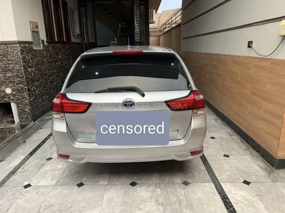 Toyota Corolla Fielder 2016 for Sale in Peshawar Image-1