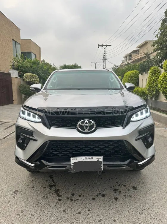 Toyota Fortuner 2020 for Sale in Lahore Image-1