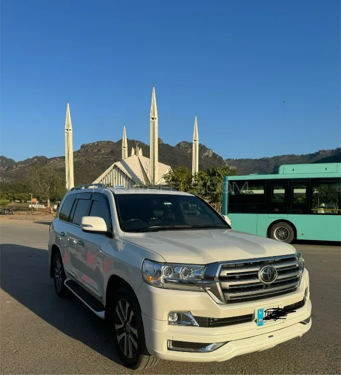 Toyota Land Cruiser 2015 for Sale in Islamabad Image-1