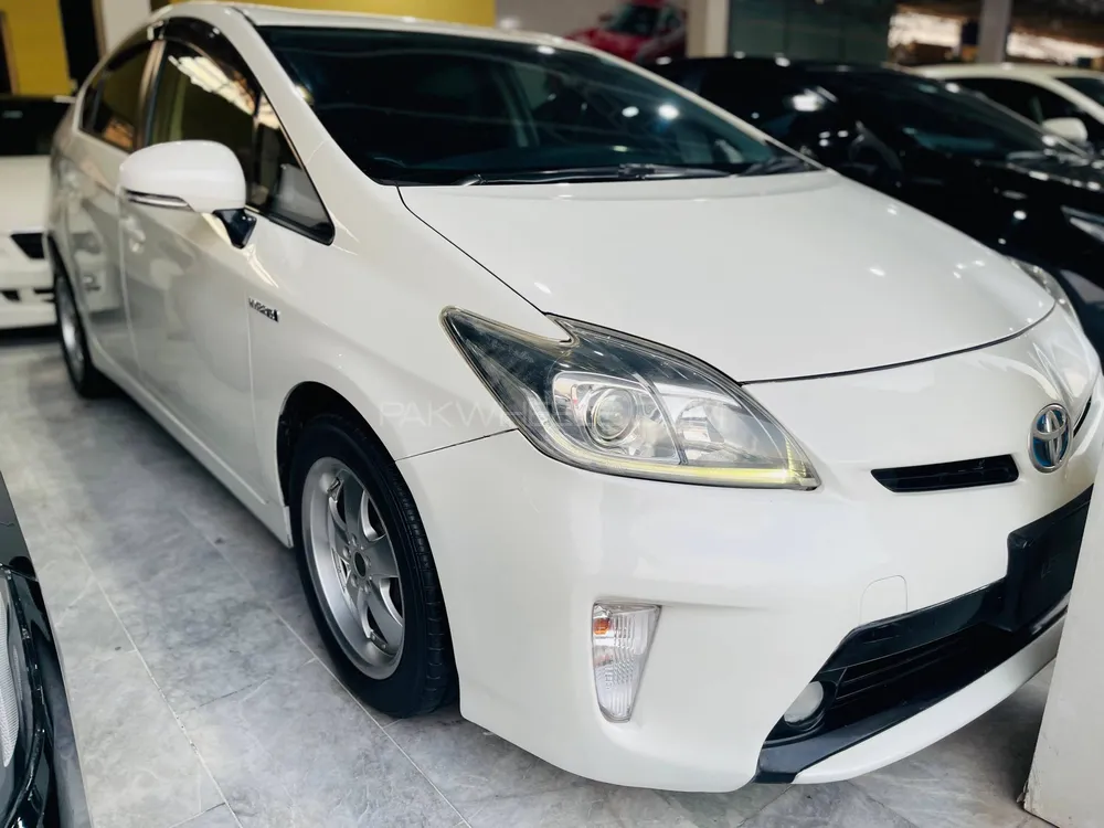Toyota Prius 2013 for Sale in Peshawar Image-1