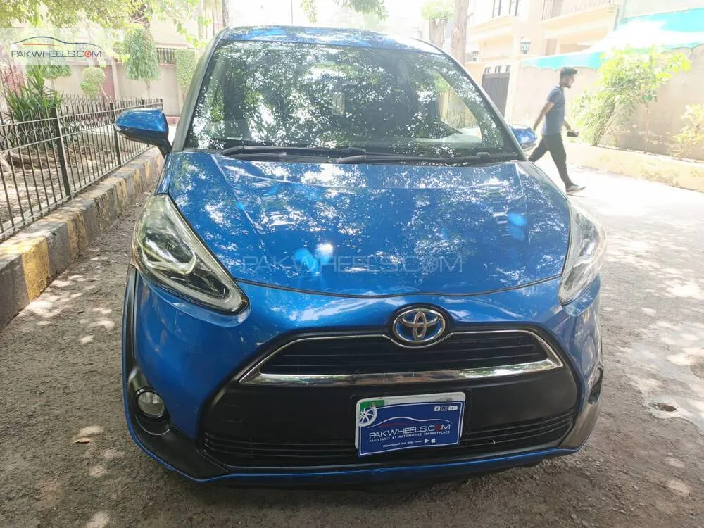 Toyota Sienta 2016 for Sale in Lahore Image-1