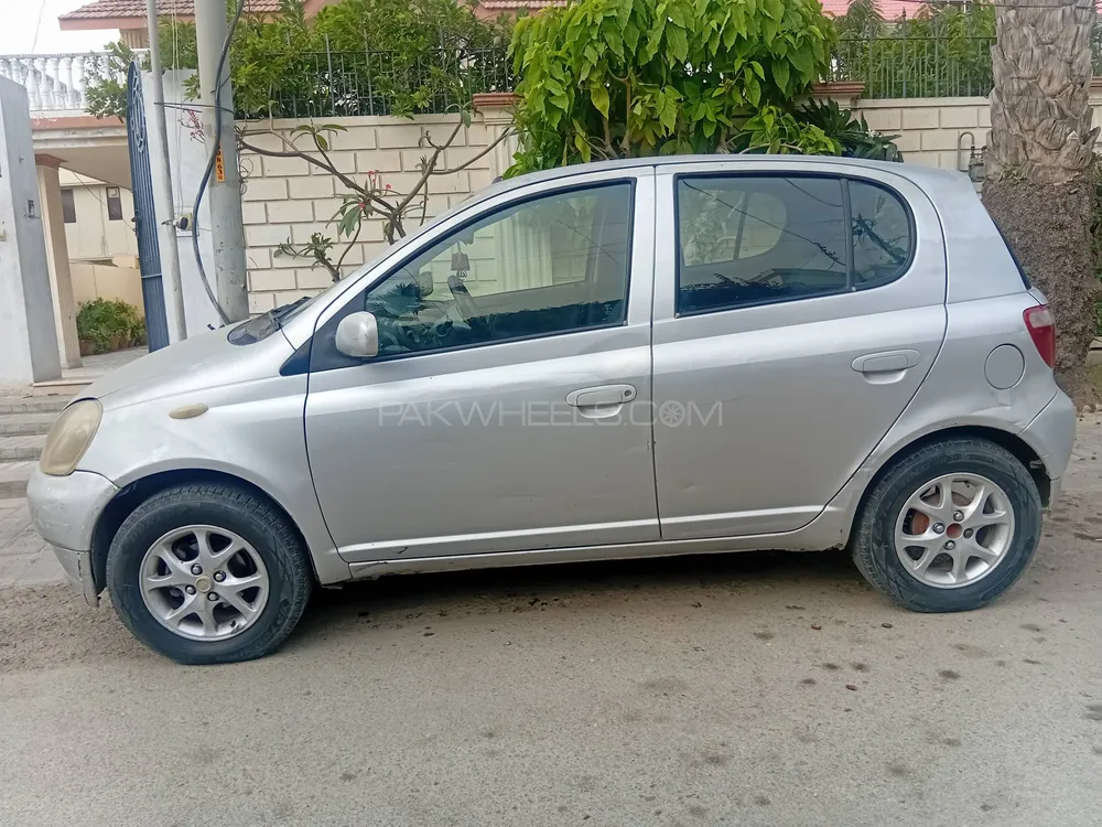 Toyota Vitz 2001 for Sale in Karachi Image-1