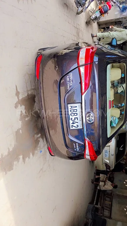 Toyota Yaris Sedan 2020 for Sale in Multan Image-1
