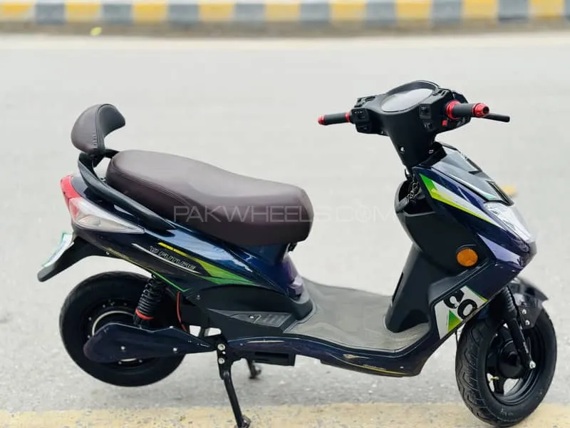 وائی ​​جے فیوچر Mehran 2025 for Sale Image-1