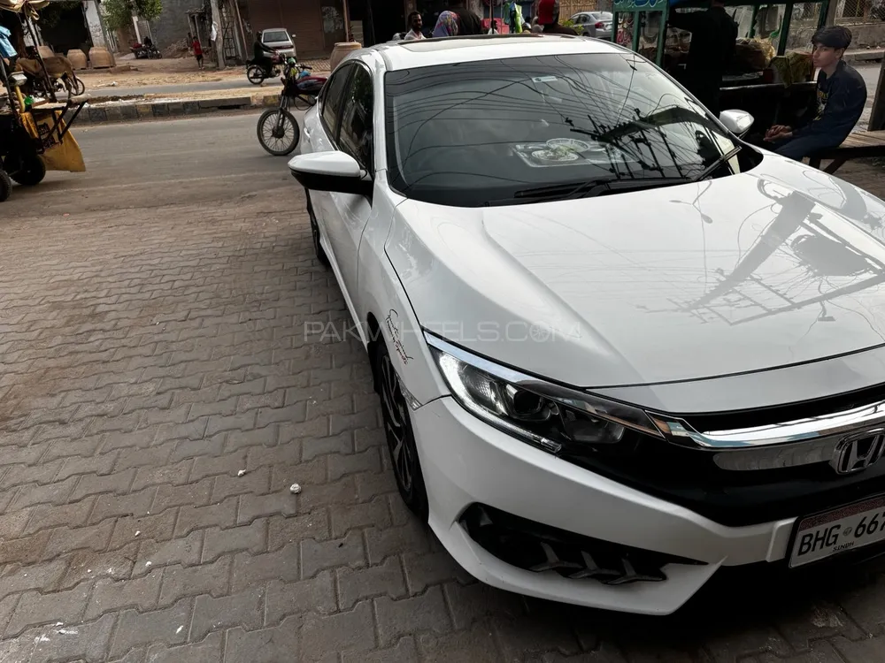 Honda Civic 2017 for Sale in Multan Image-1