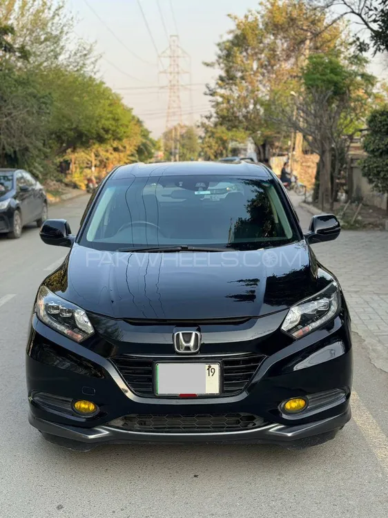 Honda Vezel 2015 for Sale in Lahore Image-1