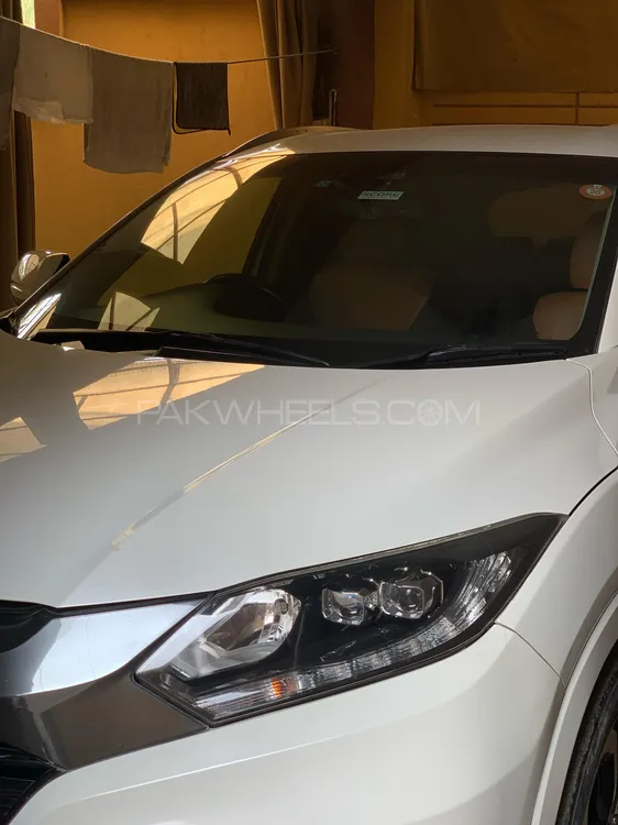 Honda Vezel 2015 for Sale in Peshawar Image-1
