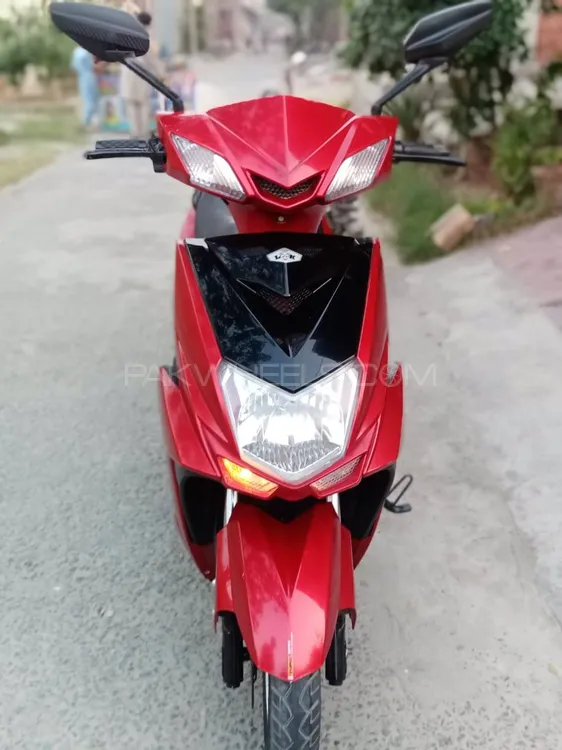 Lectrix Scooty 2024 for Sale Image-1