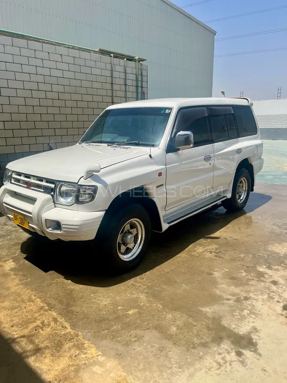 Mitsubishi Pajero 1996 for Sale in Karachi Image-1