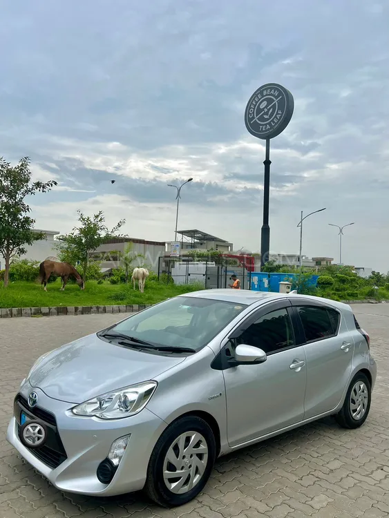 Toyota Aqua 2015 for Sale in Islamabad Image-1
