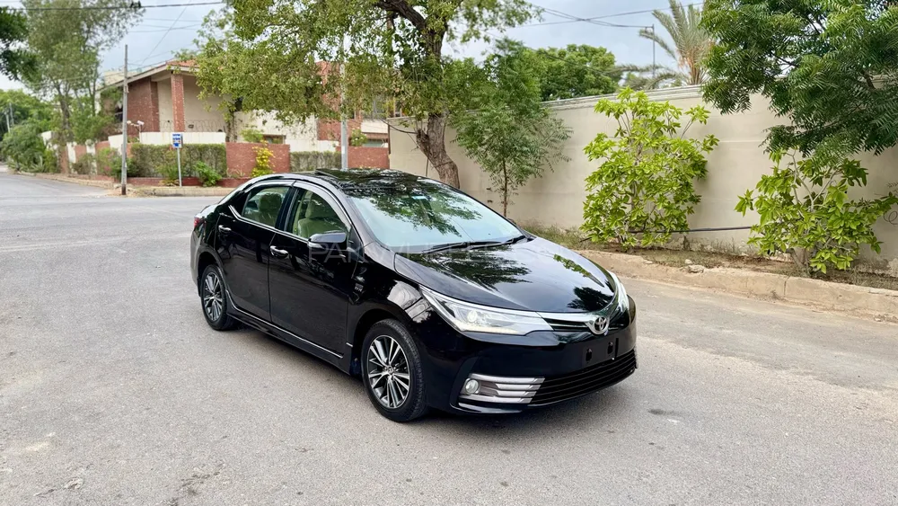 Toyota Corolla 2018 for Sale in Karachi Image-1