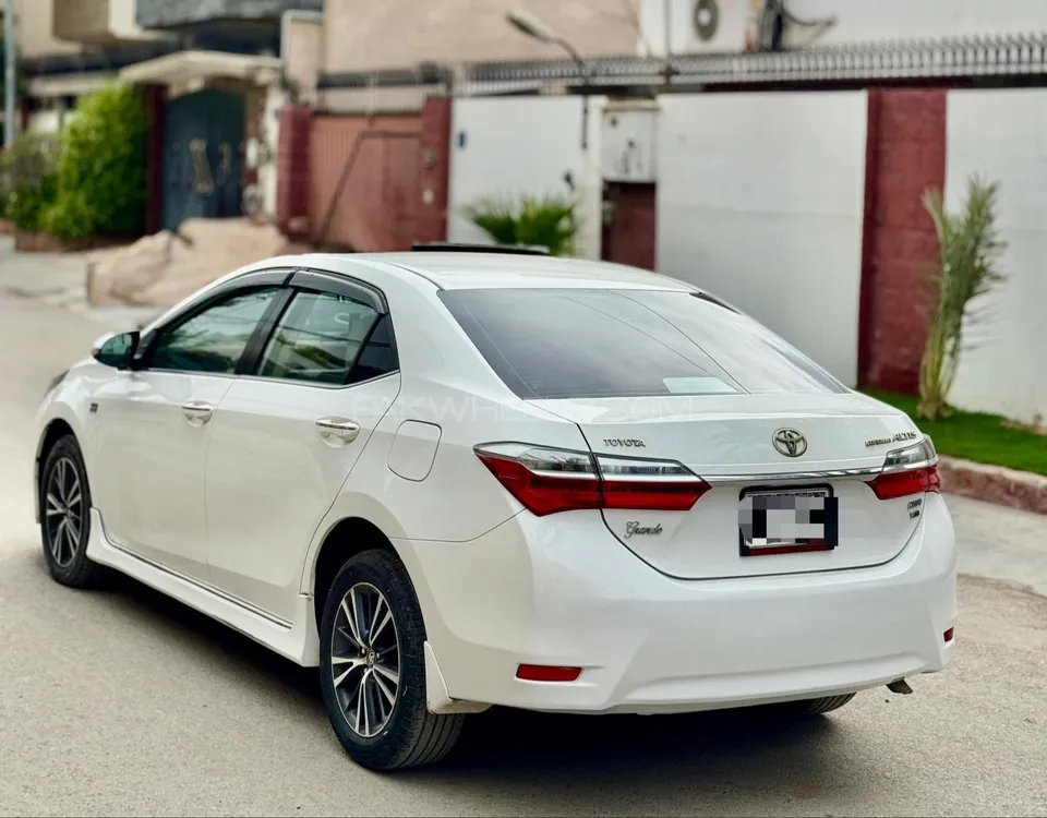 Toyota Corolla 2019 for Sale in Karachi Image-1