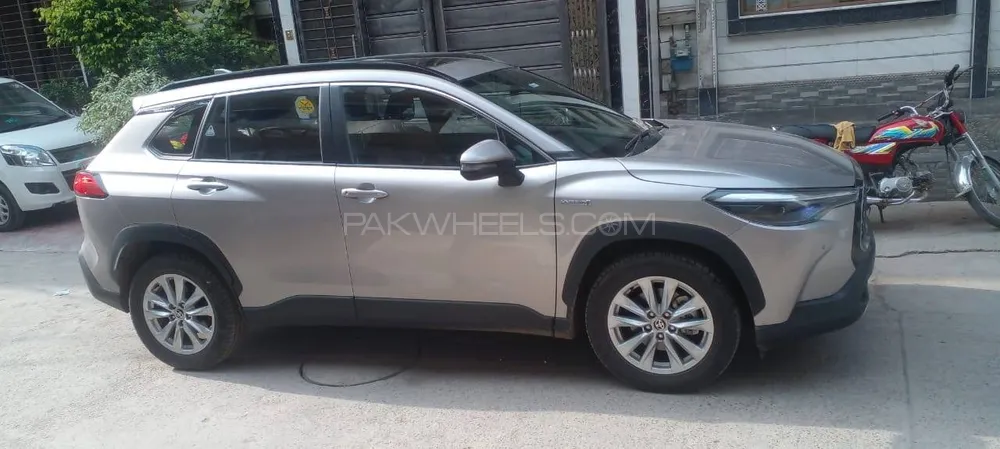 Toyota Corolla Cross 2024 for Sale in Lahore Image-1