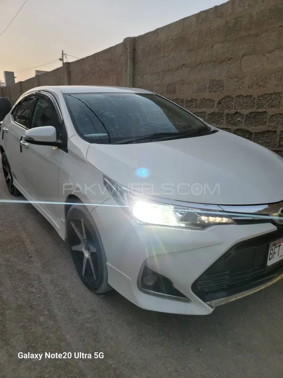 Toyota Corolla 2016 for Sale in Karachi Image-1