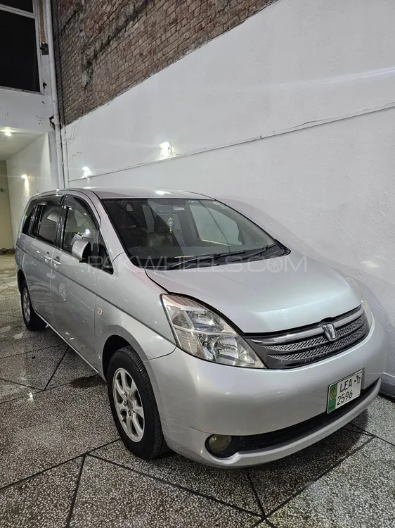 Toyota ISIS 2006 for Sale in Lahore Image-1