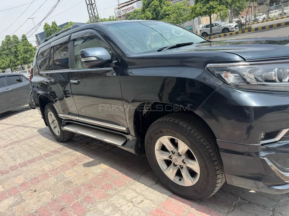 Toyota Prado 2011 for Sale in Lahore Toyota Prado 2011 for Sale in Lahore Image-2