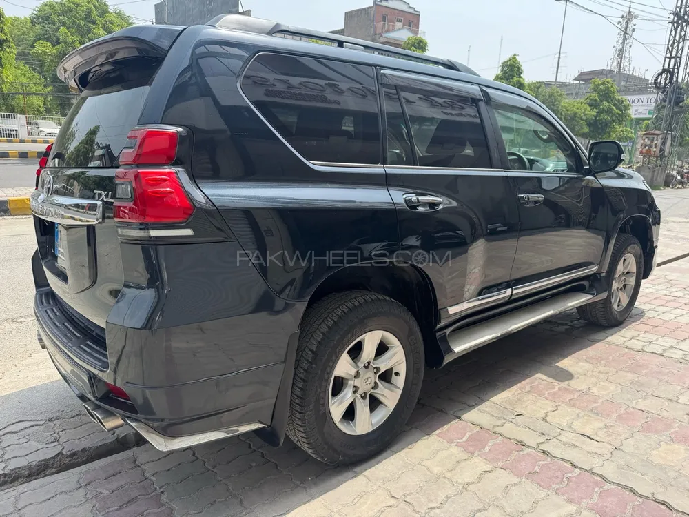 Toyota Prado 2011 for Sale in Lahore Toyota Prado 2011 for Sale in Lahore Image-3