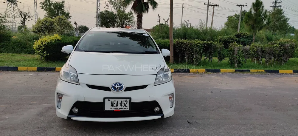 Toyota Prius 2014 for Sale in Islamabad Image-1