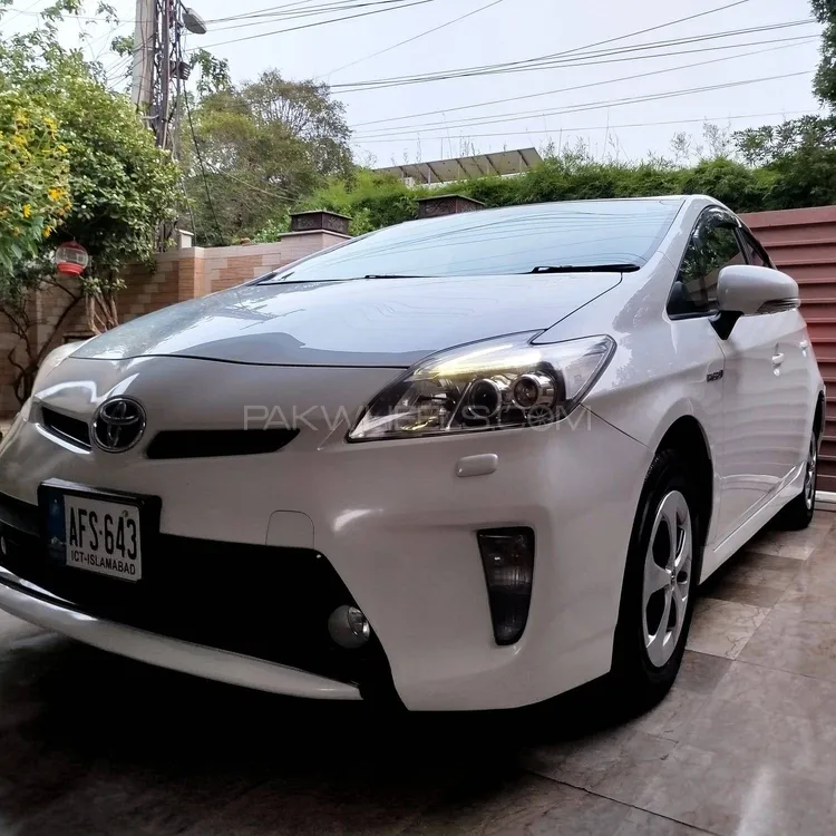 Toyota Prius 2014 for Sale in Lahore Image-1