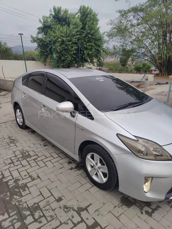Toyota Prius 2013 for Sale in Islamabad Image-1