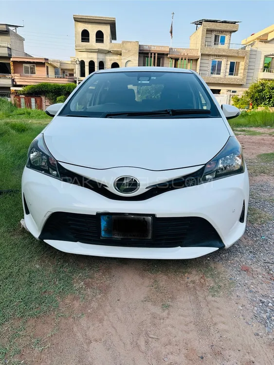 Toyota Vitz 2015 for Sale in Islamabad Image-1