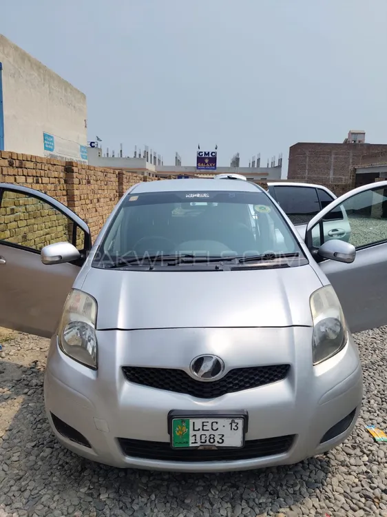 Toyota Vitz 2008 for Sale in Charsadda Image-1