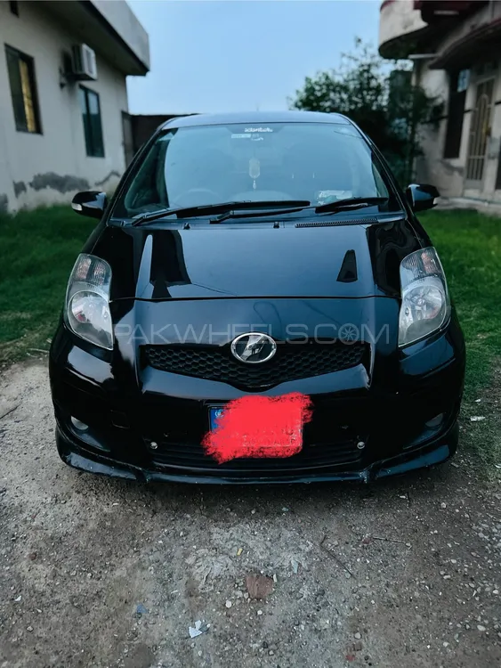 Toyota Vitz 2013 for Sale in Lahore Image-1
