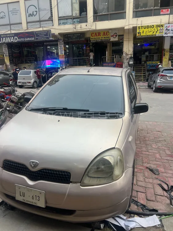 Toyota Vitz 2000 for Sale in Islamabad Image-1