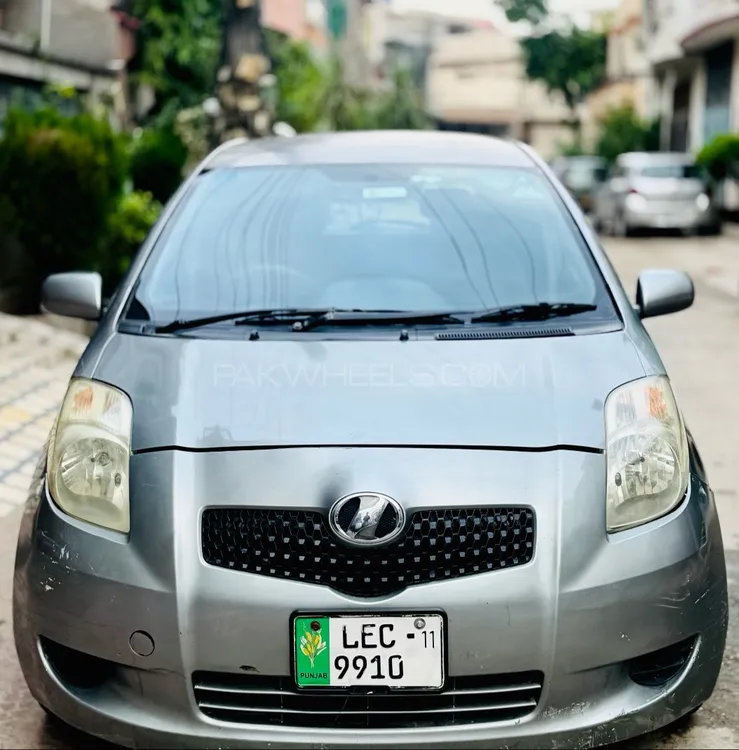 Toyota Vitz 2011 for Sale in Lahore Image-1