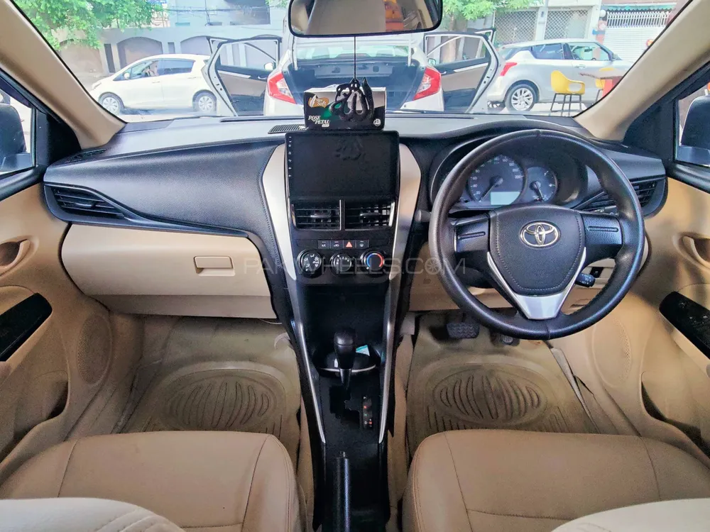 Toyota Yaris Sedan 2021 for Sale in Lahore Image-1
