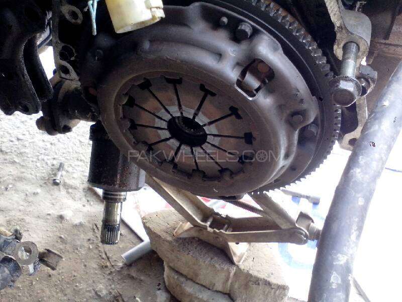Civic 95 clutch plate and pressure plate available for sale Image-1