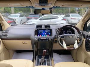 Toyota Prado TX
Model: 2013
Mileage: 96,000 km
Reg: 2016 khi

*7 seater 
*Sunroof
*Beige room