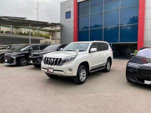 Toyota Prado TX
Model: 2013
Mileage: 96,000 km
Reg: 2016 khi

*7 seater 
*Sunroof
*Beige room